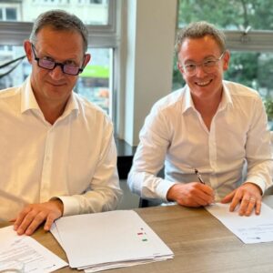 Ondertekenen van samenwerking K2 Profshop.